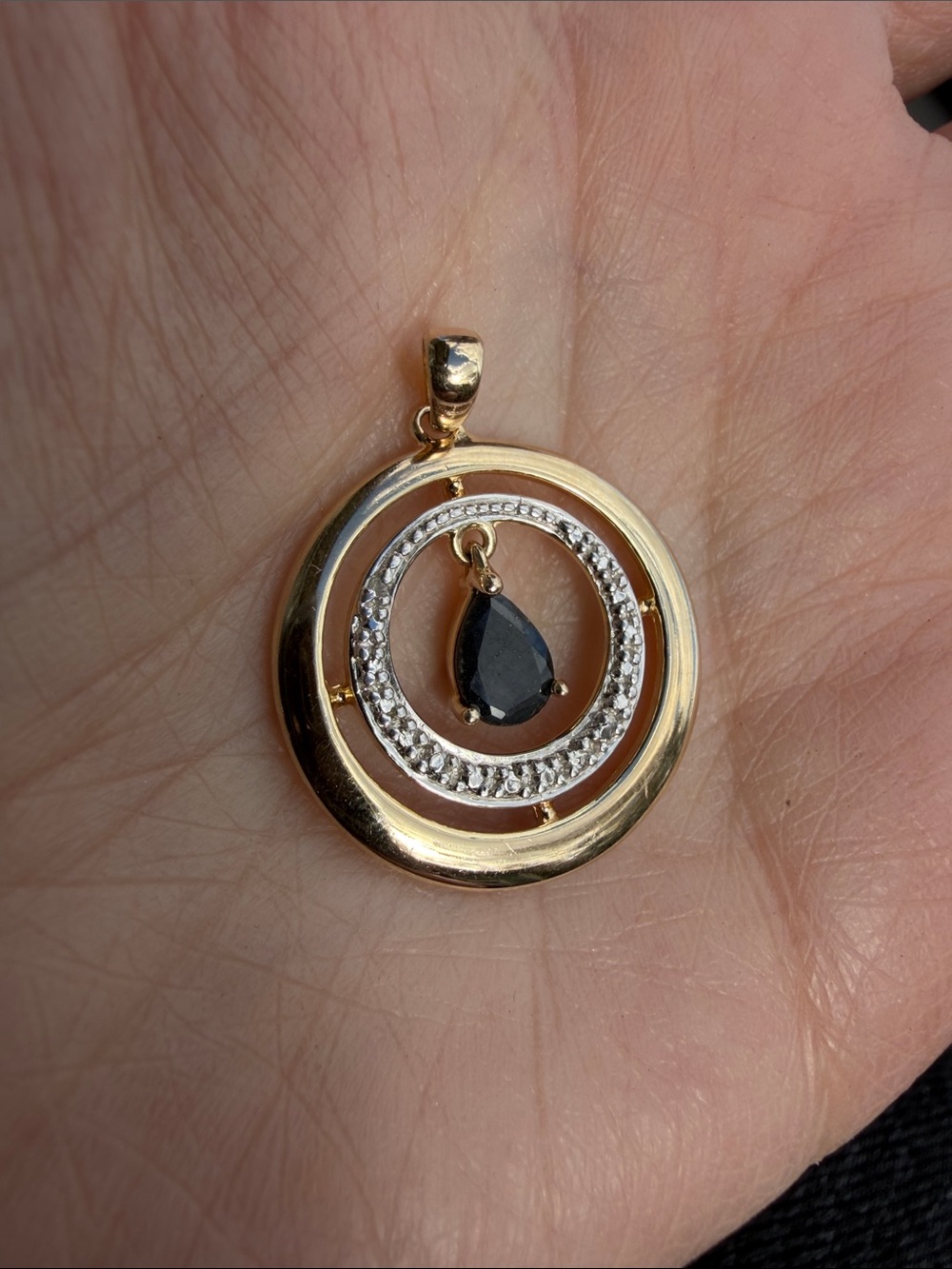 Sterling Silvwr 925 Elegant Gold plated Circle Pendant with dark blue stone